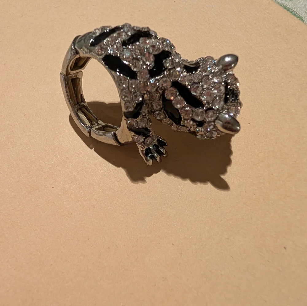 Crystal Jaguar Stretch Ring